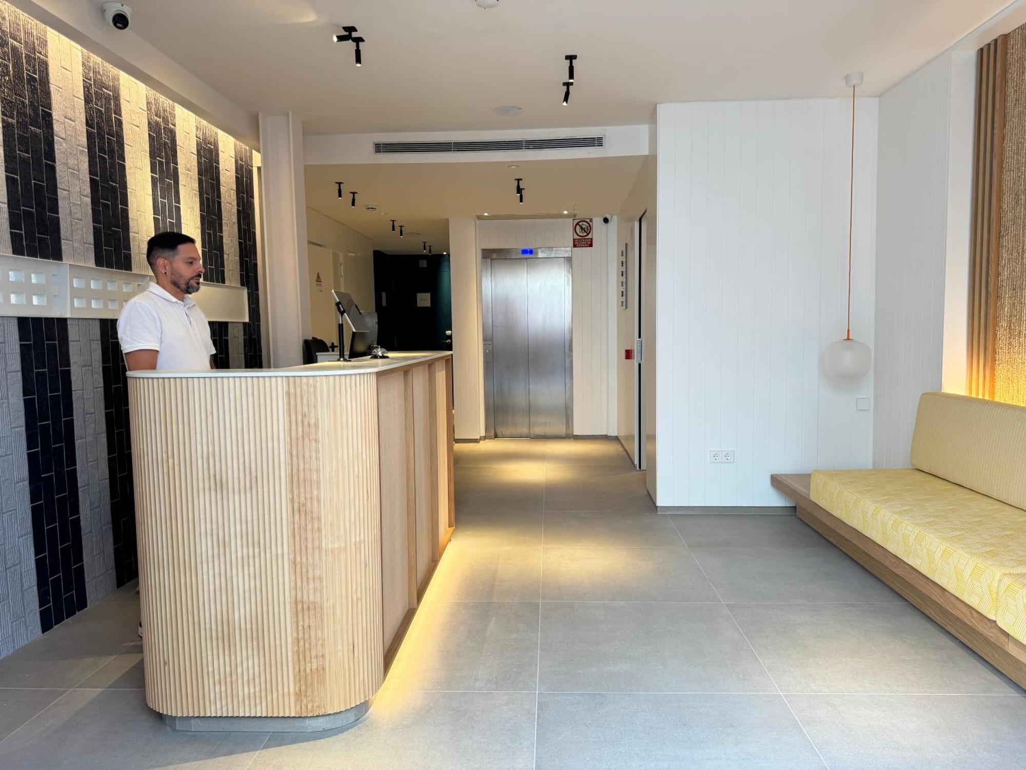 Alenti Sitges Hotel Exterior photo